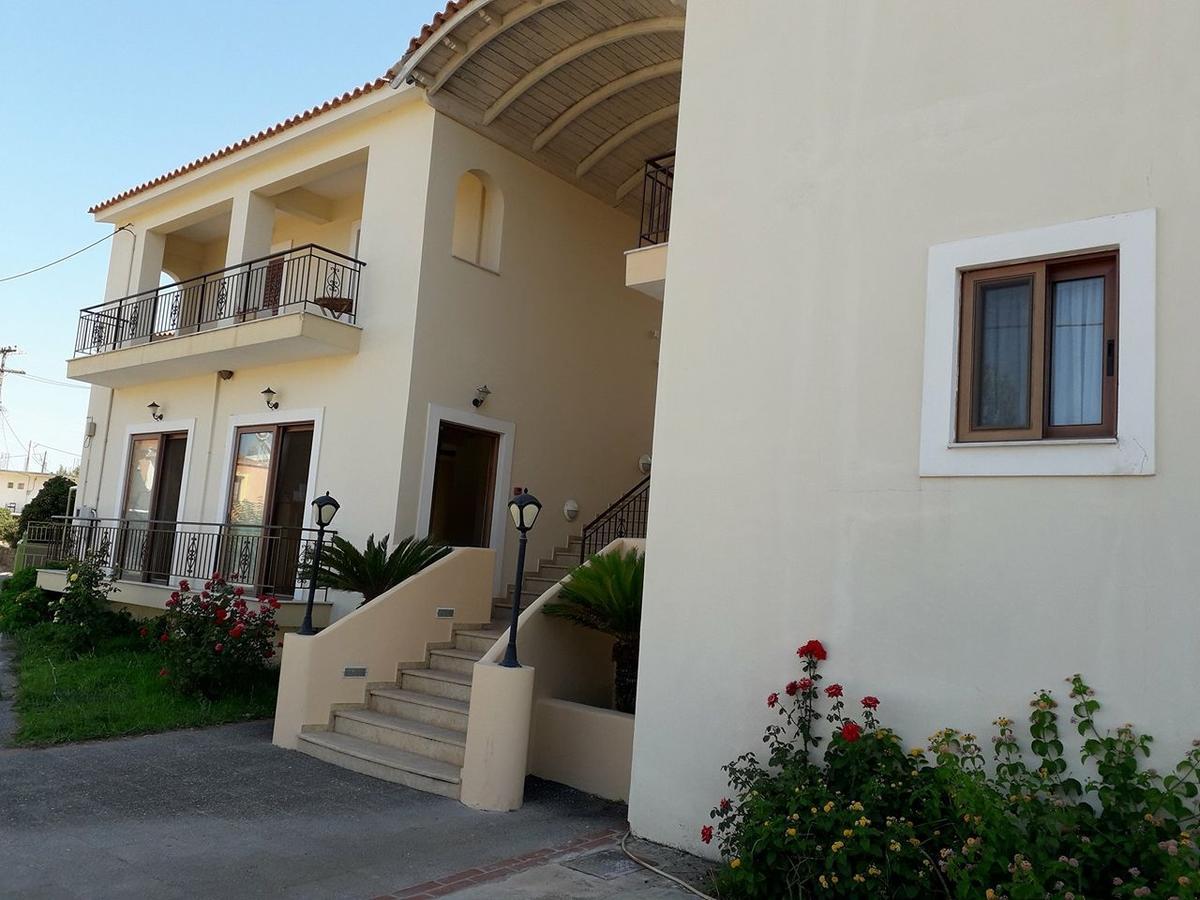 Sirius Hotel Finikounda Exterior foto